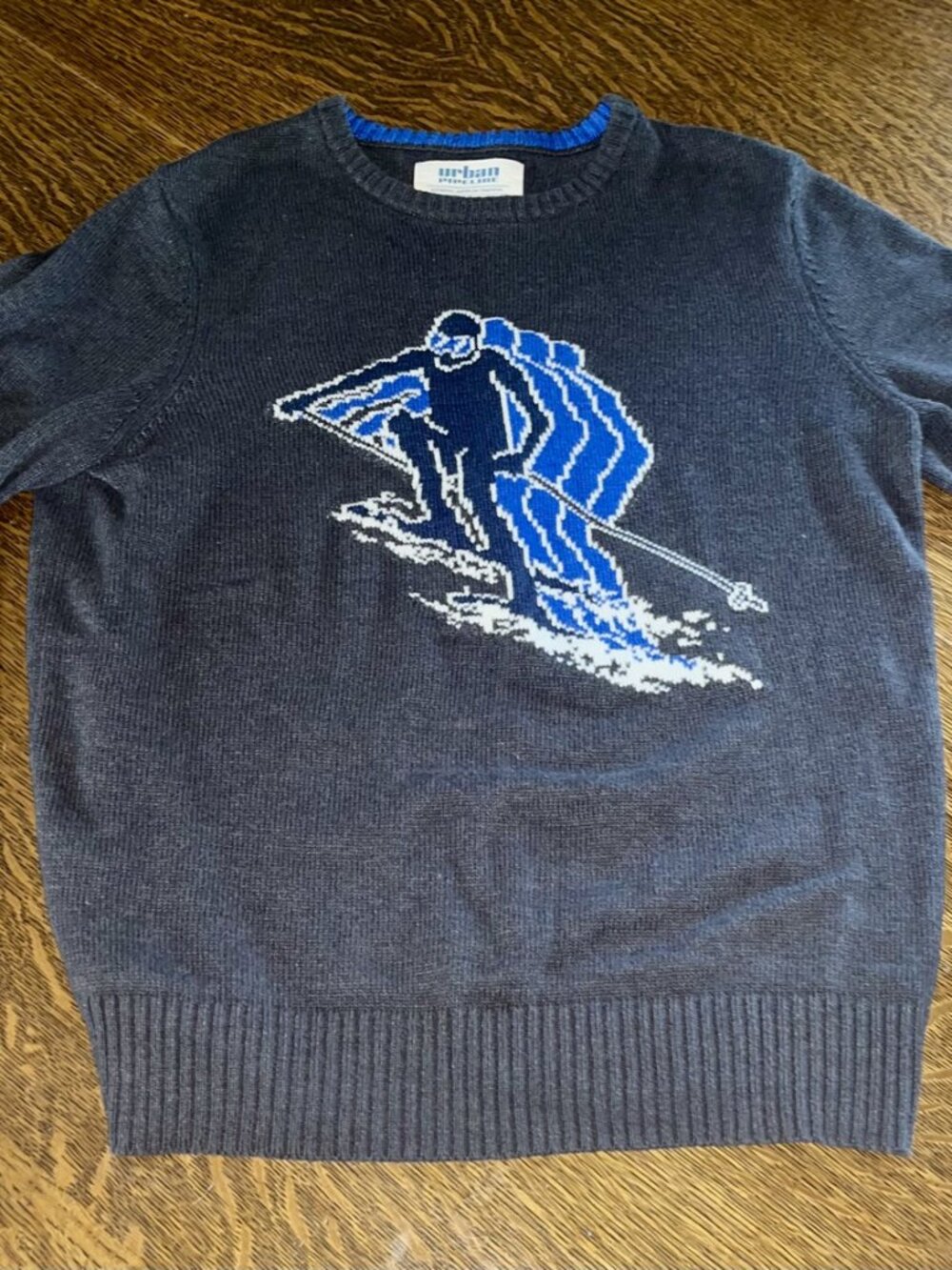Urban Pipeline Large Mens Gray 8-bit Ski Crew Sweater
